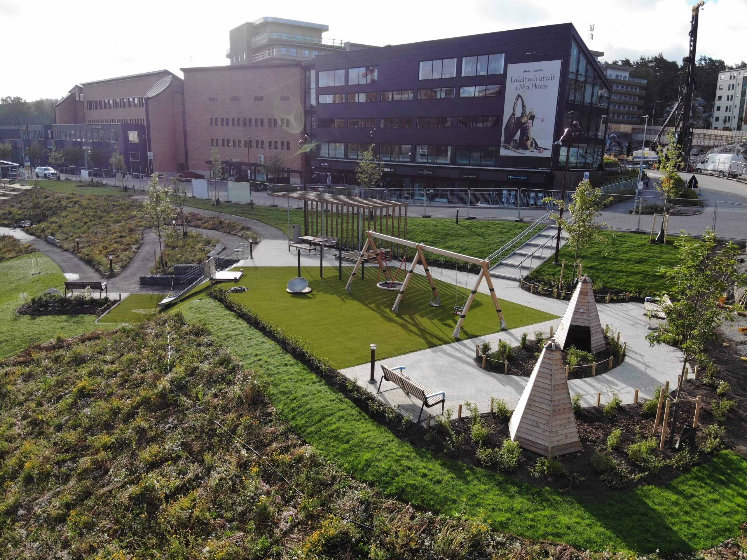 Vi hjälper till i projekt inom infrastruktur med genomförandestudier.